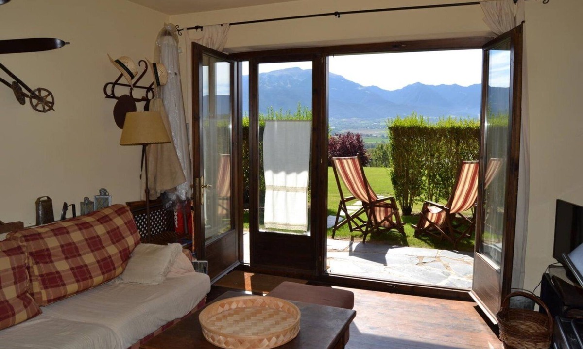 Ger Apartment | Apartment 3 rooms Fireplace, Private Garden & Cadí Views