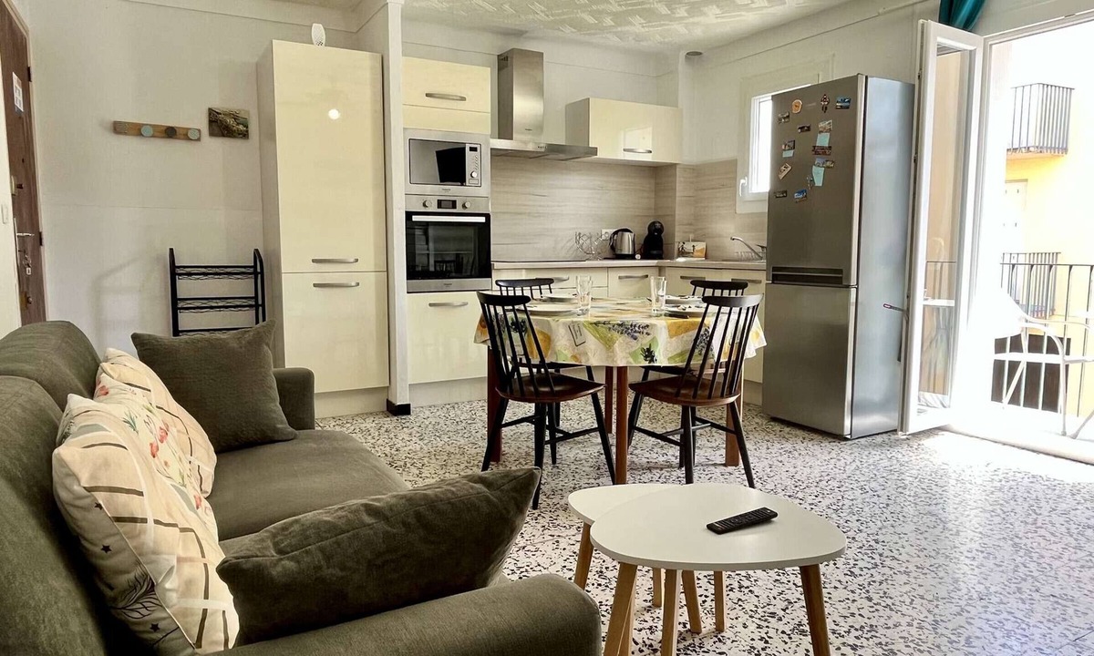 Argeles Plage Apartment | Apartment 300m from the beach, pets allowed
