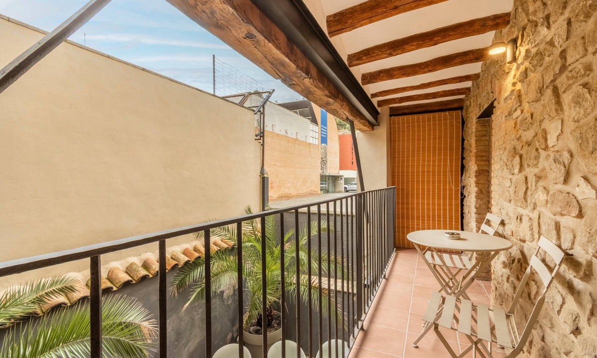 Balaguer Apartment | Apartment '4 People -1' with Shared Terrace, Wi-Fi and Air Conditioning