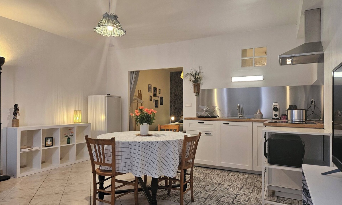 Anatole France Apartment | Apartment 40 m² near the Canal de la Robine