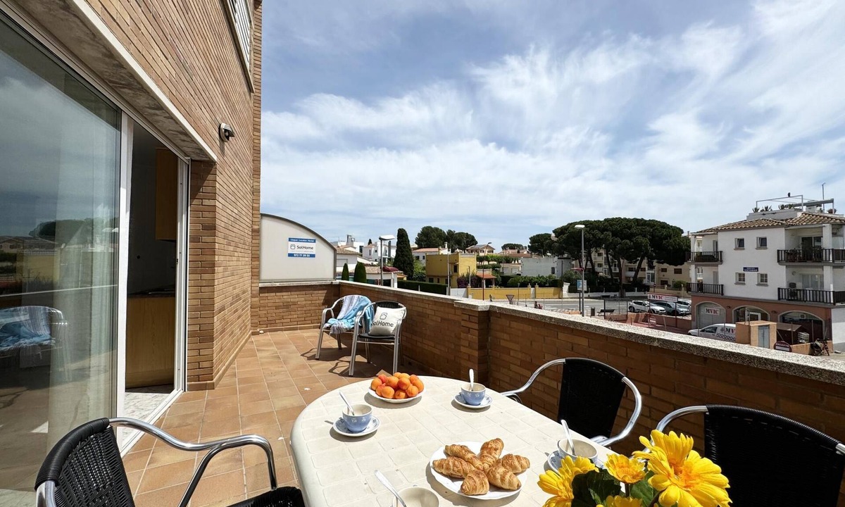 L'Escala Apartment | Apartment 5 minutes walk from Riells beach
