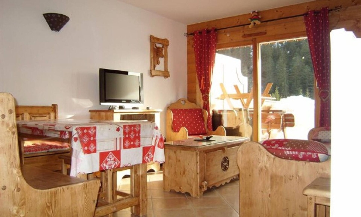 Cohennoz Apartment | Apartment 6 pers, pool, 3 rooms, balcony, parking