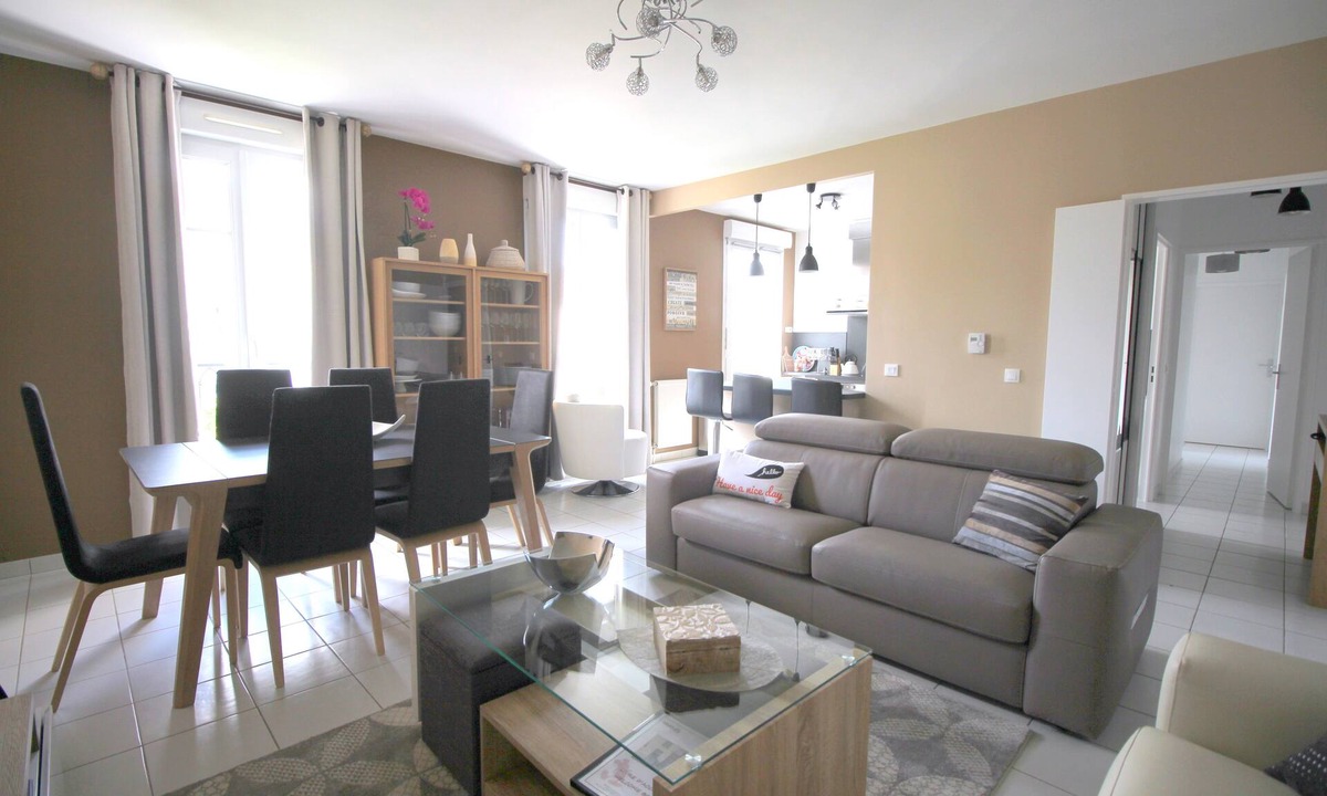 Serris Apartment | Apartment 6pax Square Elysee Square Tuscan Square, 10min Disneyland (DANUBE 2)