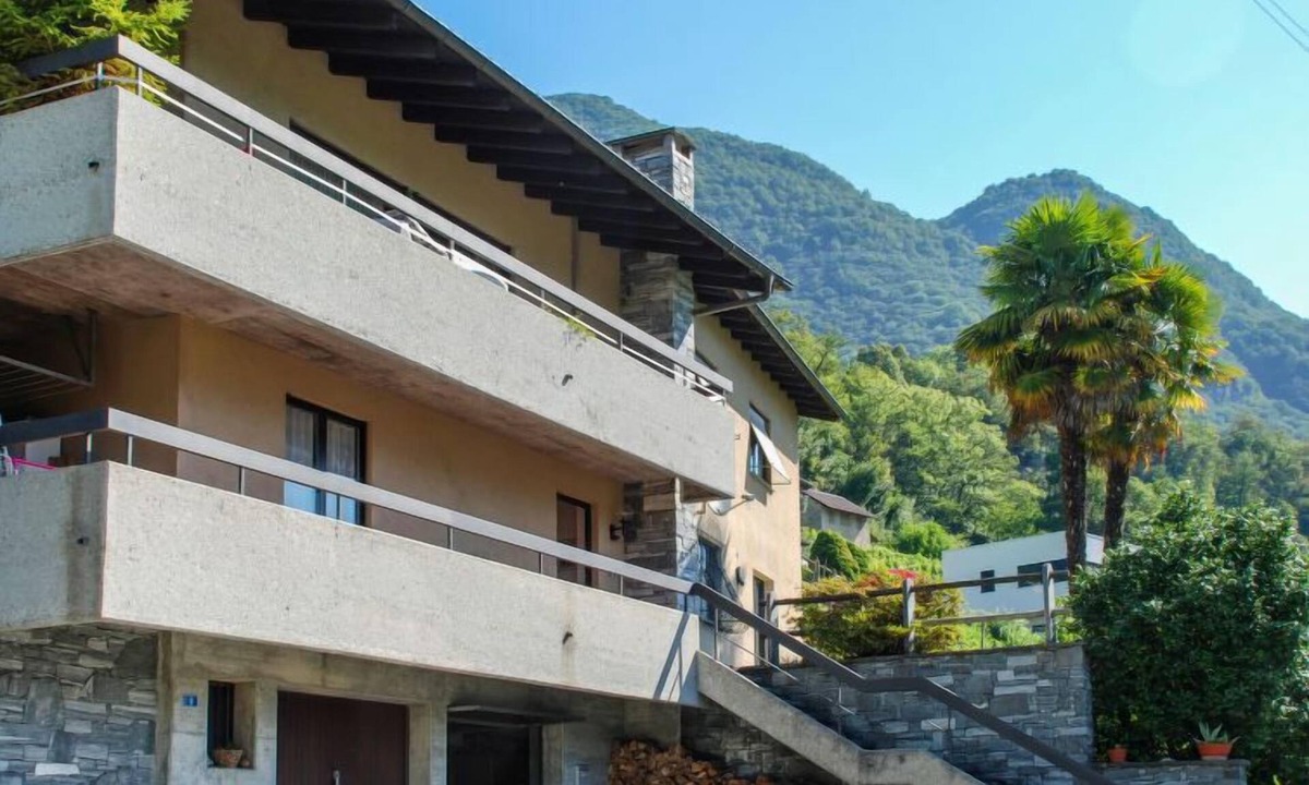 Riazzino Apartment | Apartment Agarone in Agarone - 2 persons, 1 bedrooms
