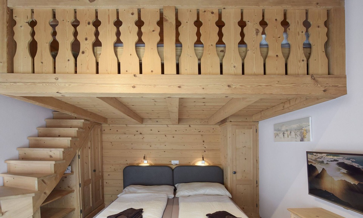 Klosters-Serneus Apartment | Apartment "Alpin 5" with Terrace & Wi-Fi