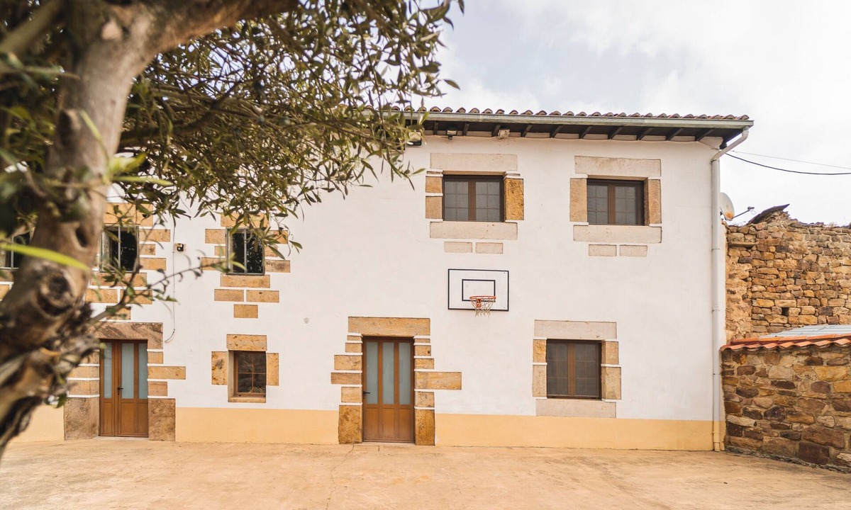 Nestar House | Apartment 'Amontes Rural' with Private Pool, Private Terrace and Wi-Fi
