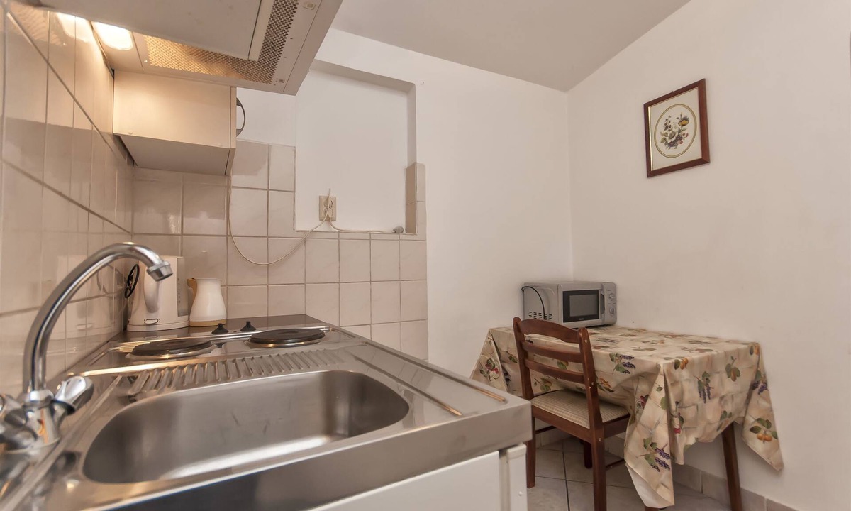 Bili brig Apartment | Apartment and Rooms Ivan (45191-A18) - Makarska
