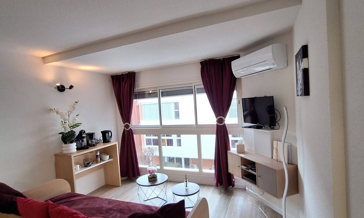 Vernet-les-Bains Apartment | Apartment 'Appartement T3' with Shared Pool and Air Conditioning