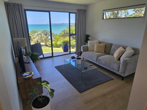 Red Beach Apartment | Apartment at the Beach