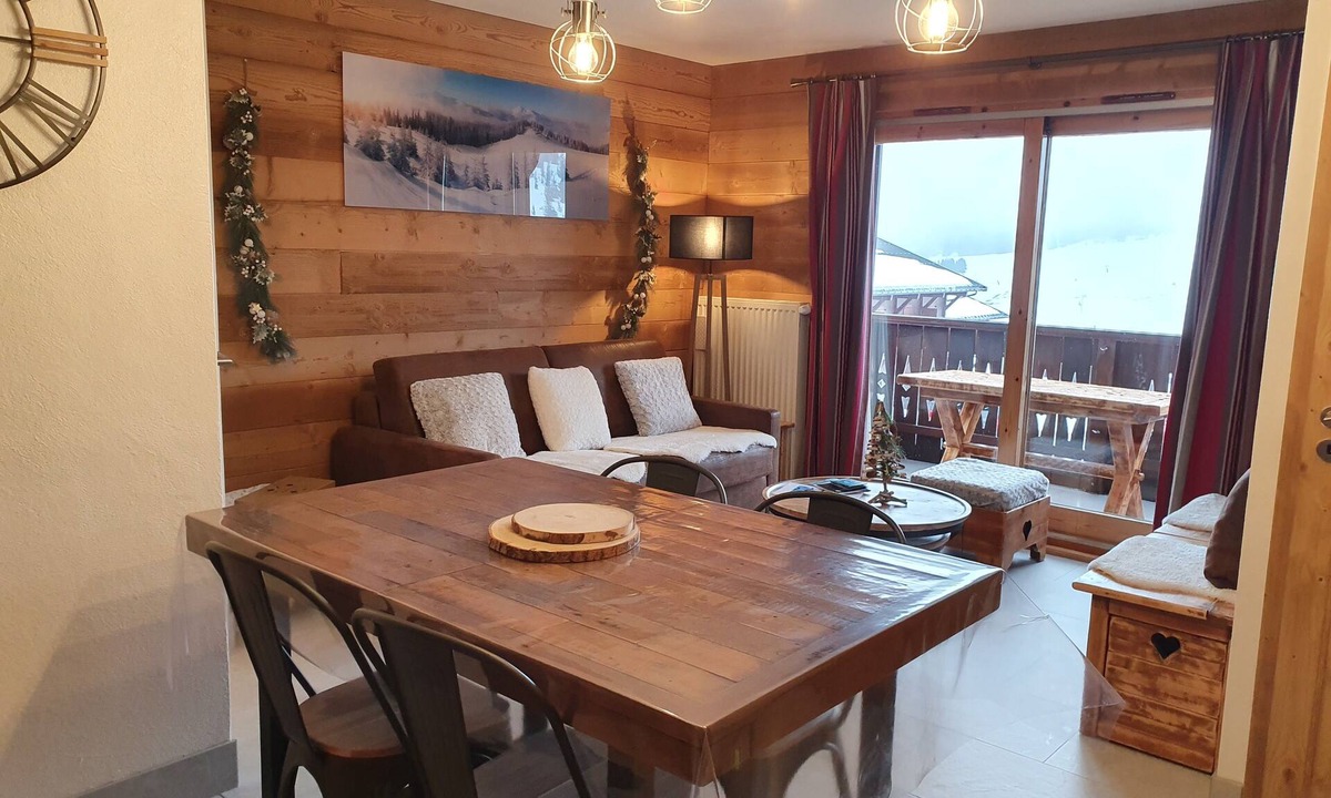 Les Saisies Apartment | Apartment at the foot of the slopes Village des Lapons residence with swimming pool
