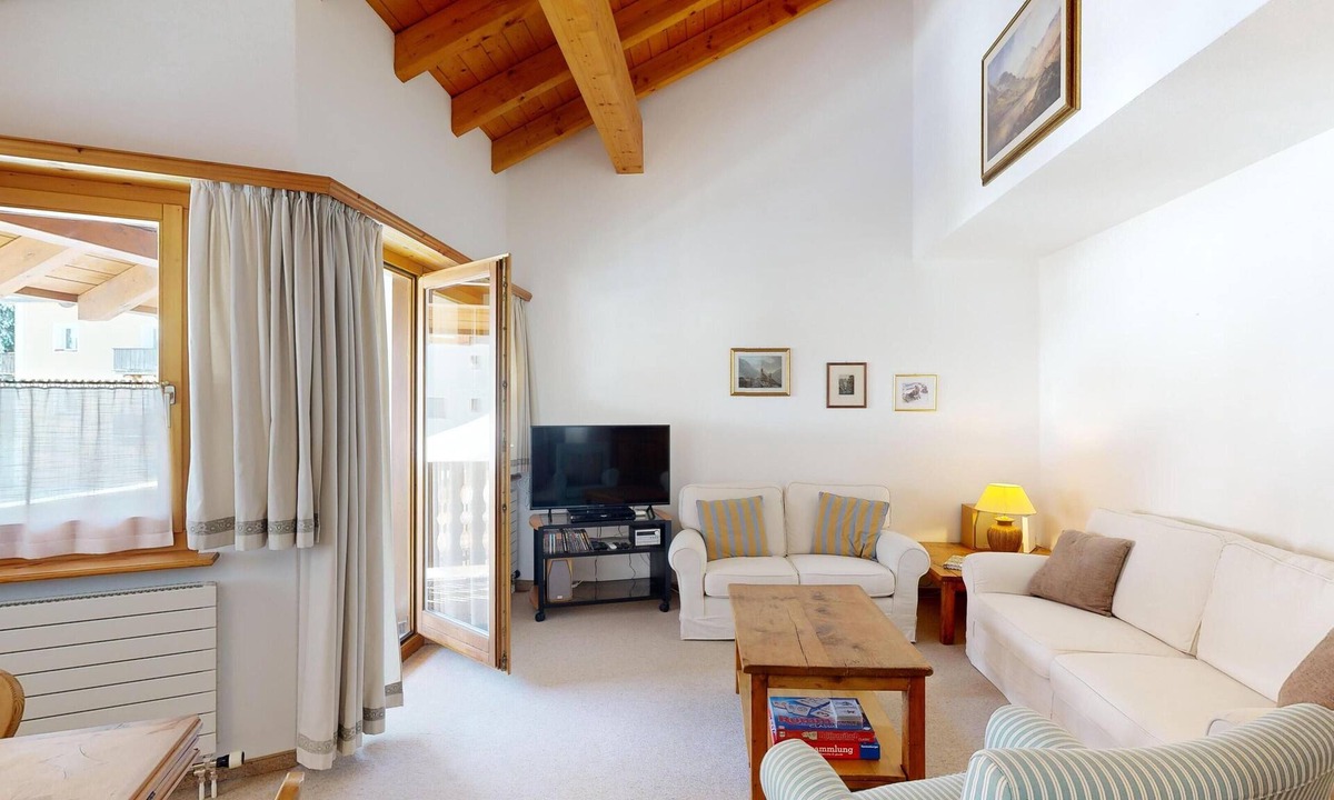 Sils-Maria Apartment | Apartment Auricula 3.3 - 3.5-Room Attic Apartment