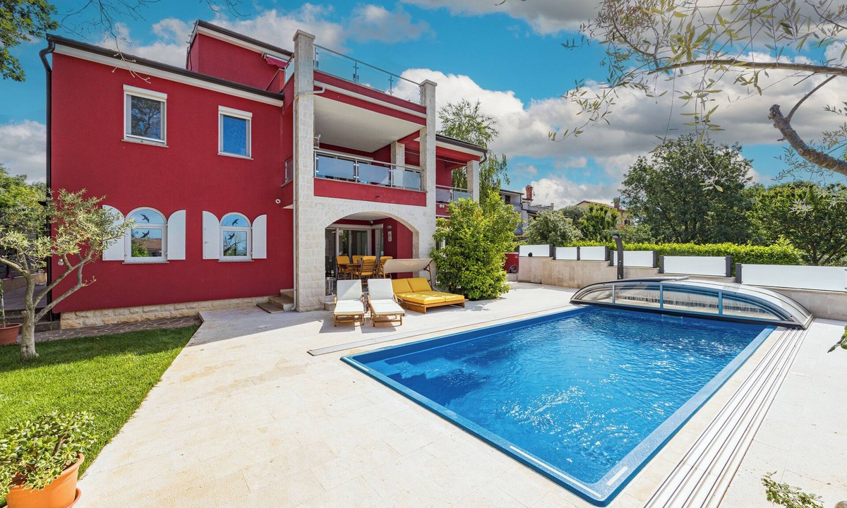 Valica Apartment | Apartment Ayni With Private Pool, Umag, Croatia