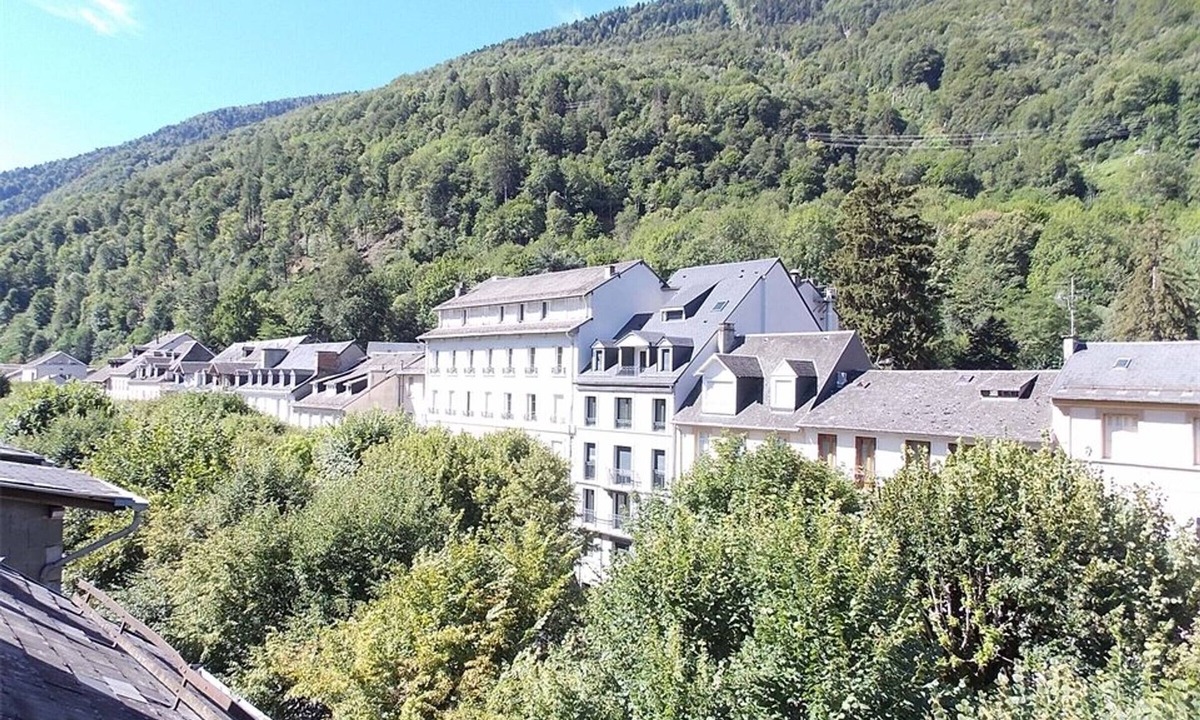 Bagneres-de-Luchon Apartment | Apartment Bagnères-de-Luchon, 2 bedrooms, 4 persons