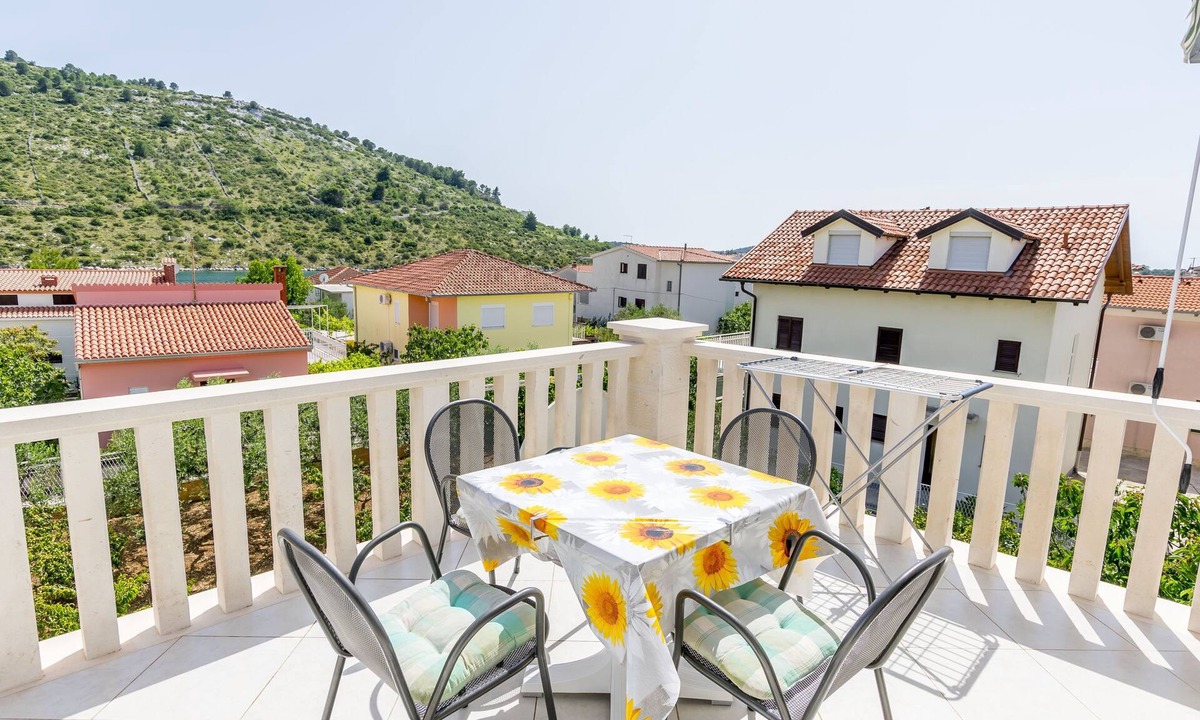Podglavica Apartment | Apartment Bakovic (58341-A3) - Rogoznica