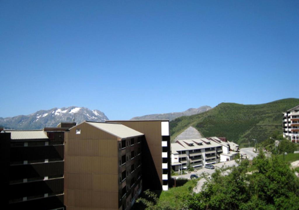 Eclose-Ouest Apartment | Apartment Balcon d'Huez by Interhome