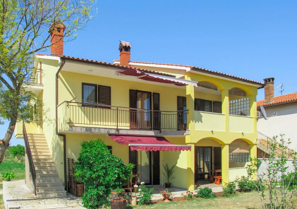 Peroj Apartment | Apartment Banko - PUL408 by Interhome