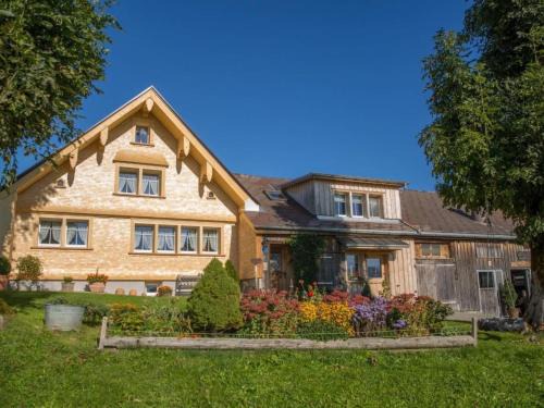 Schlatt-Haslen Apartment | Apartment Bauernhof Fendrig - neue Wohnung by Interhome