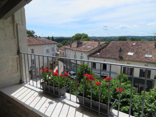 Aubeterre-sur-Dronne Apartment | Apartment Bellevue