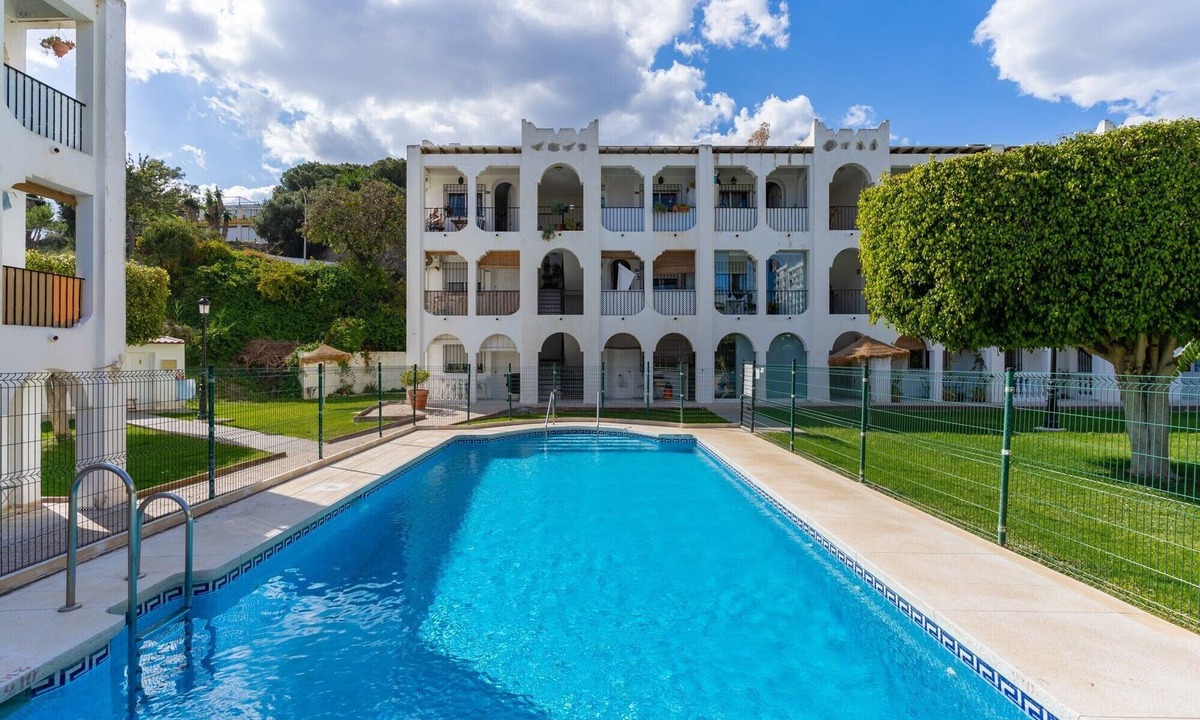 Torrequebrada Apartment | Apartment 'Benalmadena 2' with Sea View, Wi-Fi and Air Conditioning