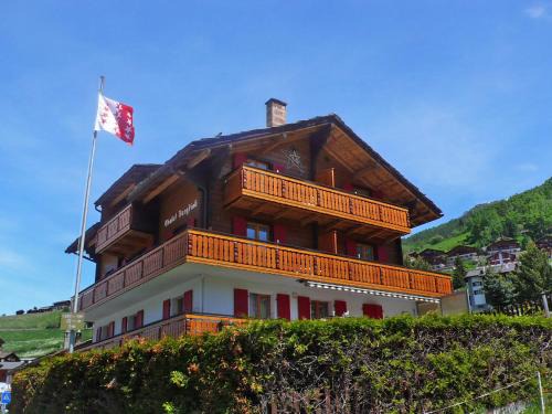 Graechen Apartment | Apartment Bergfink Dachgeschoss-1 by Interhome