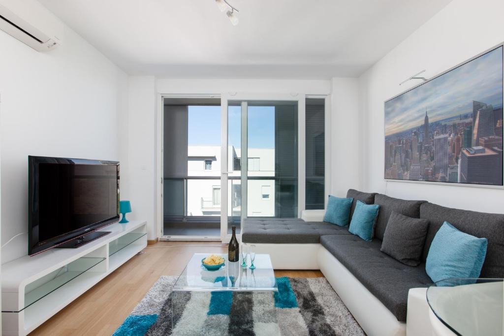 Split Apartment | Apartment Blue Dream