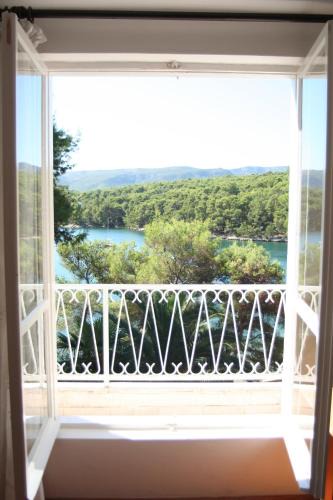 Vrboska Apartment | Apartment Bugenvila