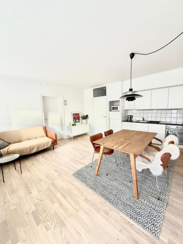 Copenhagen City Centre Apartment | Apartment by the Lakes in Copenhagen