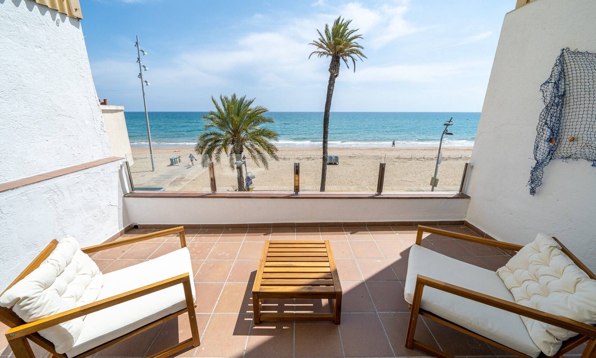 Calafell Apartment | Apartment 'Calafellmar Loft' with Sea View, Wi-Fi and Air Conditioning