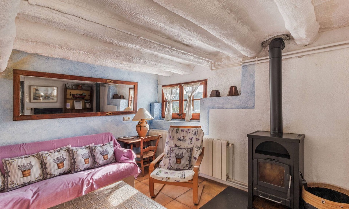 Castelltercol Apartment | Apartment 'Casa Cueva De Piedra' with Mountain View, Shared Pool and Wi-Fi