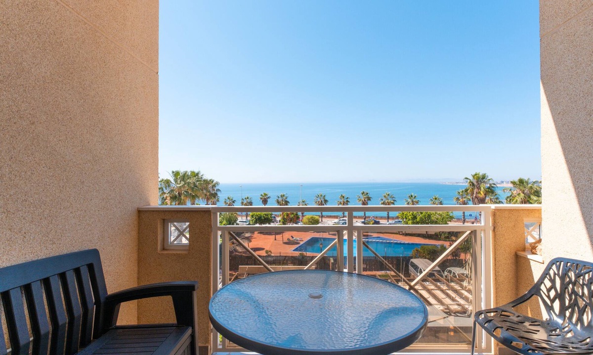 La Regia Apartment | Apartment 'Casa Del Sol Premium Cabo Roig' with Sea View, Wi-Fi and Air Conditioning