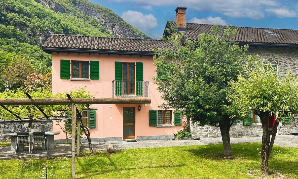 Foroglio Apartment | Apartment "Casa Delia" with private garden