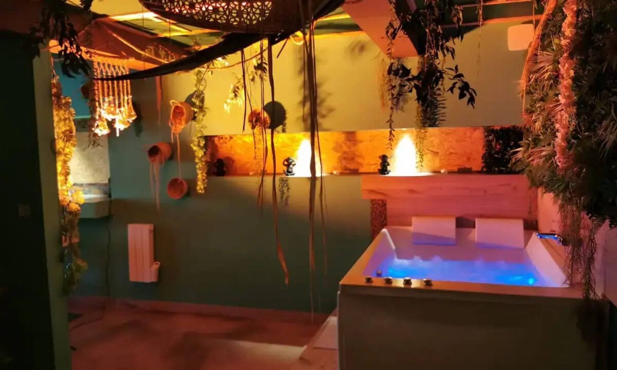 Altkirch Apartment | Apartment Cocoon jungle, romantic loveroom