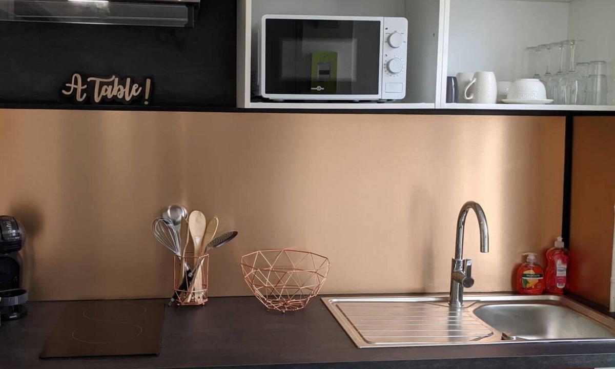 Saint-Serge Apartment | Apartment-Comfort-Ensuite with Bath-Courtyard view
