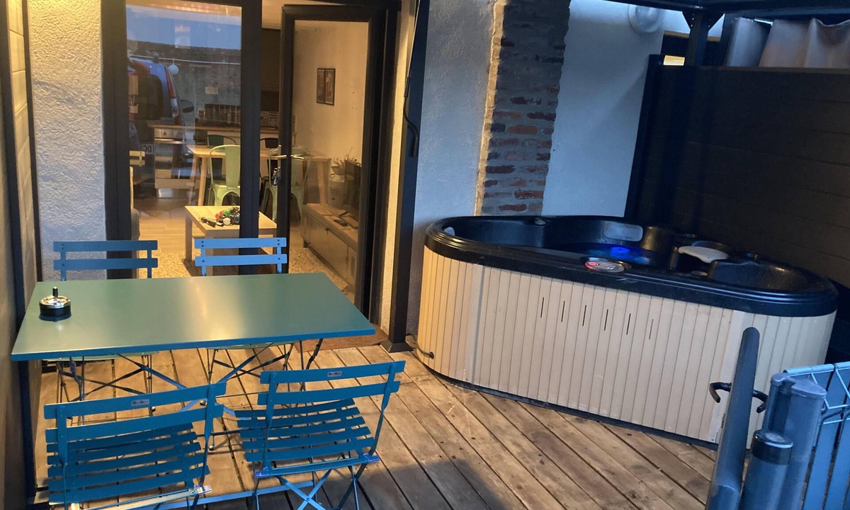 Tarbes Apartment | Apartment-Comfort-Whirlpool bath-Terrace