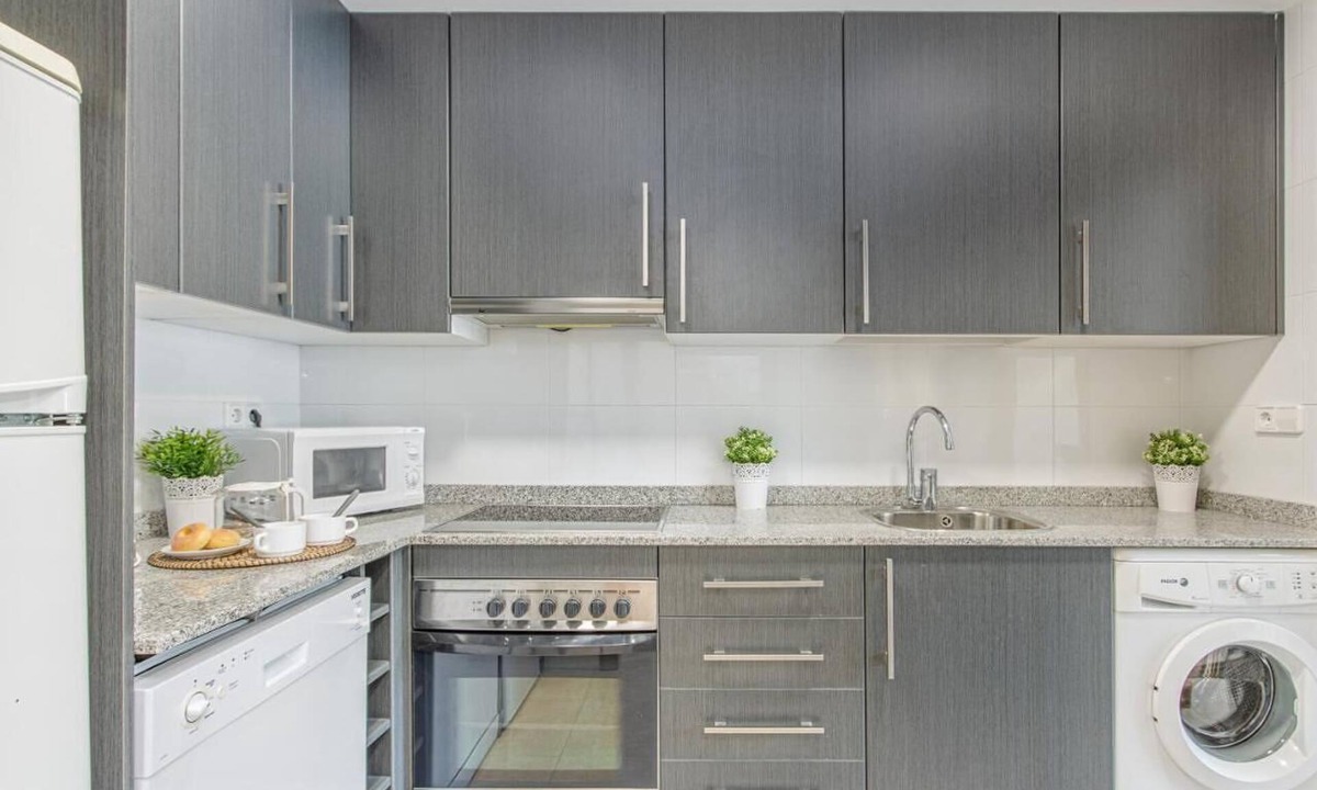 El Mas Oliva Apartment | Apartment 'Confort' with Shared Pool, Wi-Fi and Air Conditioning