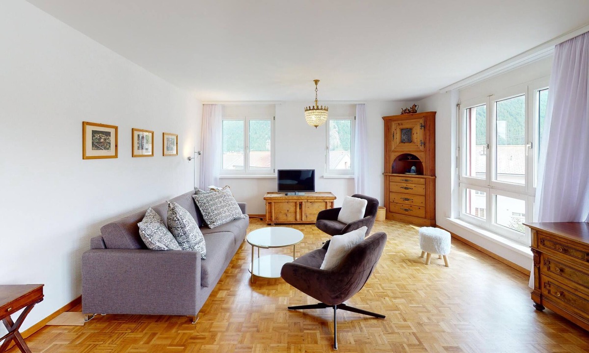 Samedan Apartment | Apartment Crappun 3 - Spacious 4.5-Room Apartment in Central Samedan