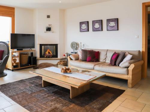 Saint-Pierre-de-Clages Apartment | Apartment Domaine des Reines C10 by Interhome