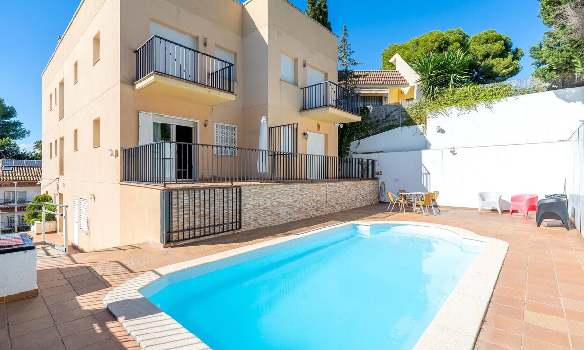 El Mas Mel Apartment | Apartment 'Dorada 2-3' with Shared Pool, Private Terrace and Wi-Fi