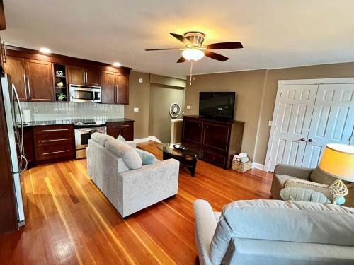 Monmouth Apartment | Apartment Downtown Monmouth by Market Alley
