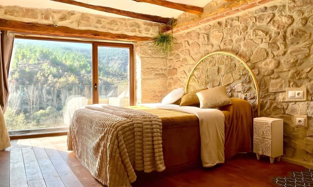Olba House | Apartment 'Duende' with Mountain View, Balcony and Air Conditioning