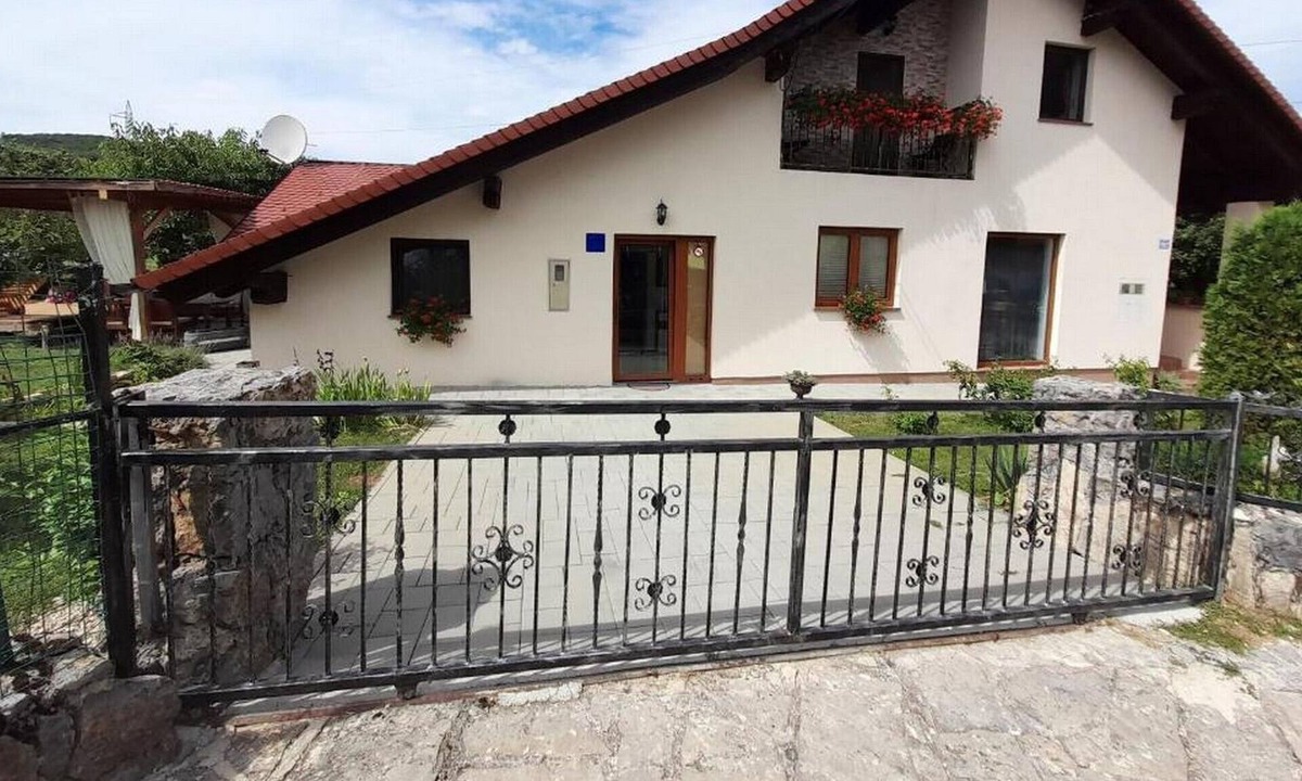 Otocac Apartment | Apartment Dujmović 1 - Two Bedroom Apartment with Terrace