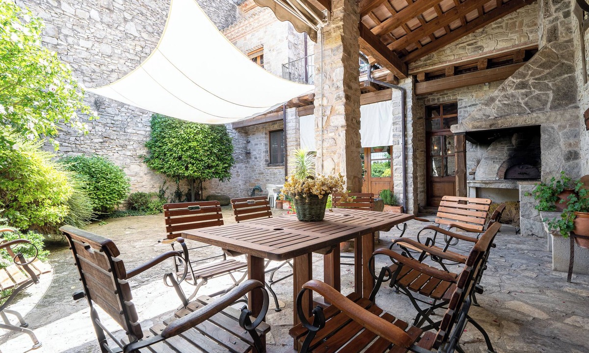 Conesa Apartment | Apartment 'El Clos 1' with Mountain Views, Private Terrace and Wi-Fi