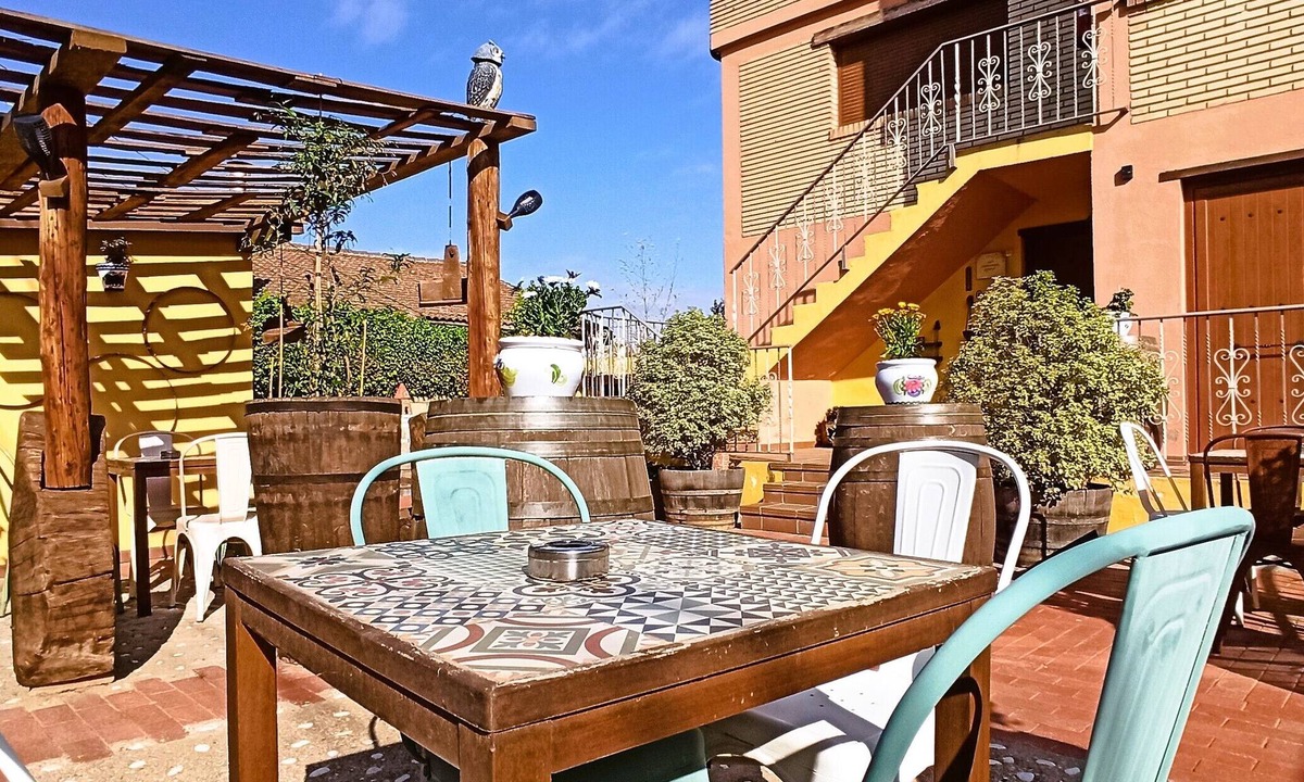 Abalos Apartment | Apartment 'El Guardaviñas Centenales' with Mountain View, Shared Terrace and Wi-Fi