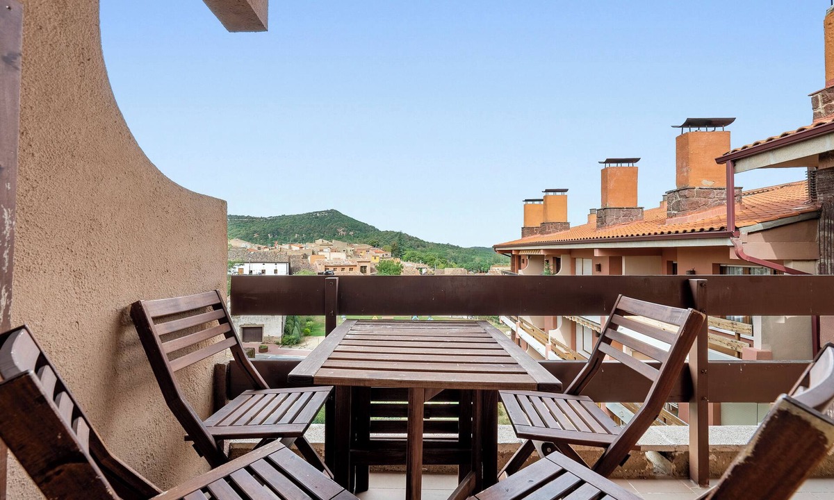 Prades Apartment | Apartment 'Els Estels' with Mountain View, Private Terrace and Wi-Fi
