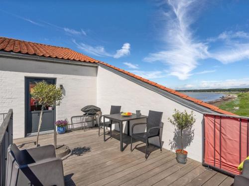 Syddjurs Kommune Apartment | Apartment Elvin - 20m from the sea by Interhome