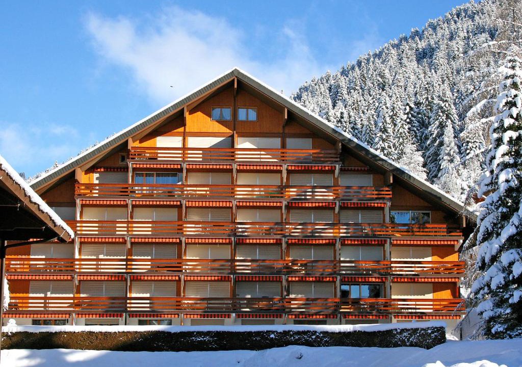 Villars-sur-Ollon Apartment | Apartment Emeraude 31 by Interhome