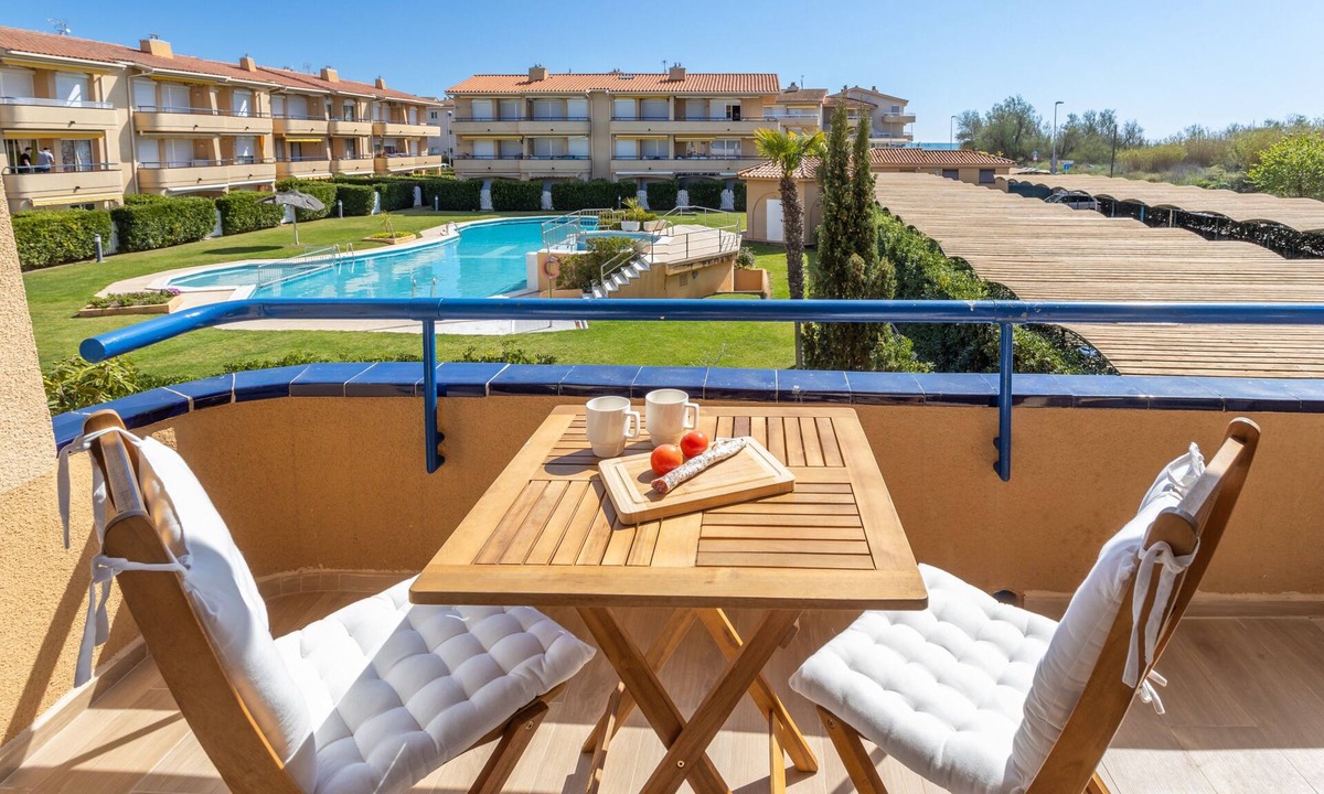 Torroella de Montgri Apartment | Apartment 'Apartamento Tamarindos 500' located 200 m from the beach