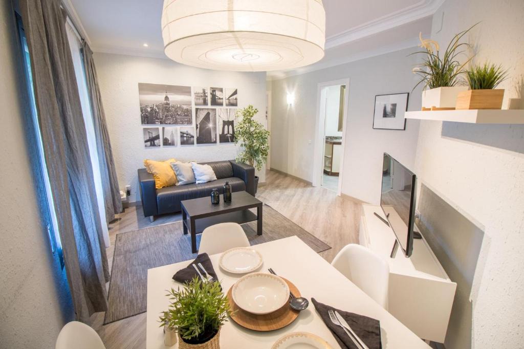 Collblanc y La Torrassa Apartment | Apartment for 6 people, equipped and confortable