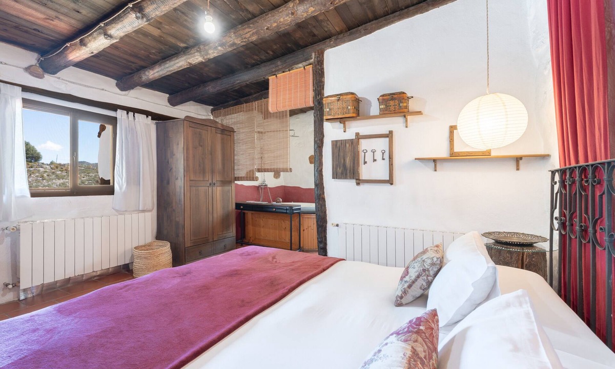 La Torre d'En Besora House | Apartment 'Cau' with Mountain View, Shared Pool and Private Terrace