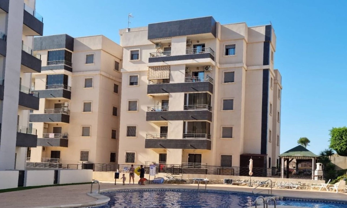 San Miguel de Salinas Apartment | Apartment 'Carpediem in Spanje' with Lake View, Shared Pool and Wi-Fi
